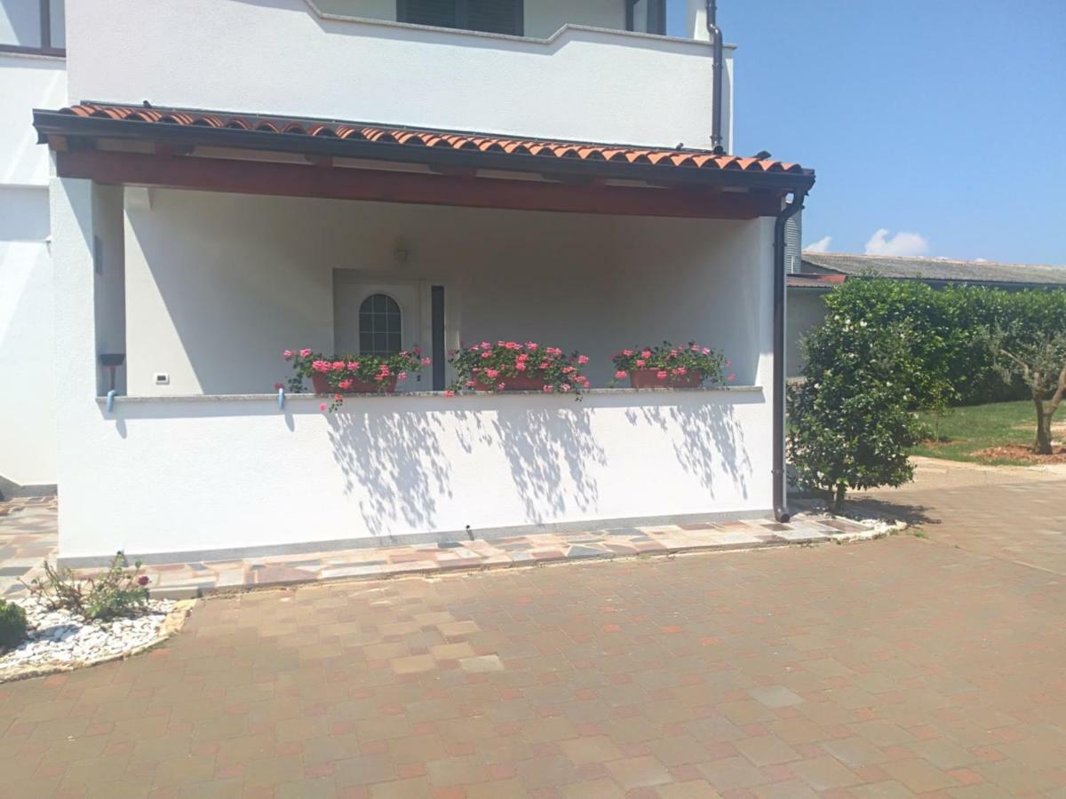 Apartment Ivana Novigrad Istria Eksteriør billede